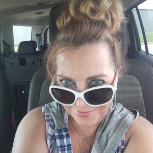 Meet your Posher, Lori